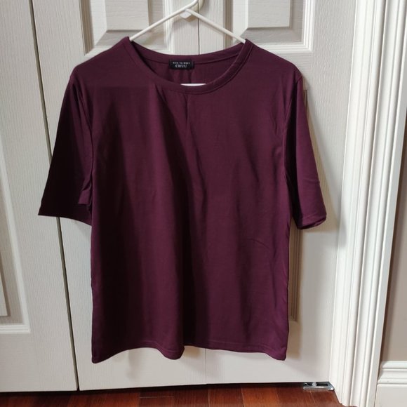Chuu Relaxed Fit T-Shirt - Picture 2 of 4